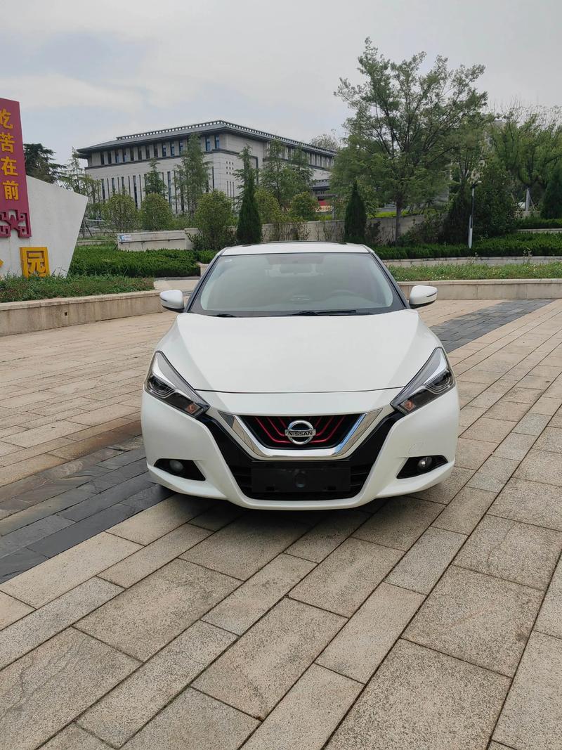 日产蓝鸟是轩逸吗/日产蓝鸟就是轩逸吗