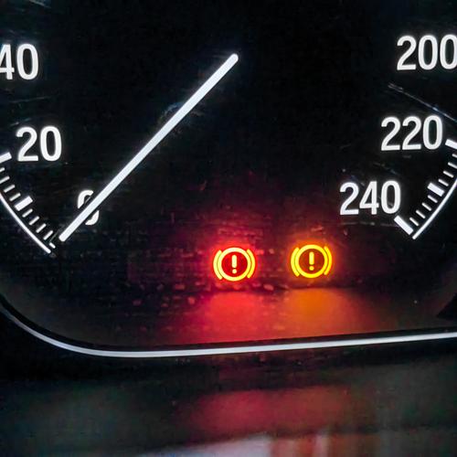 车辆故障(车辆故障图片)