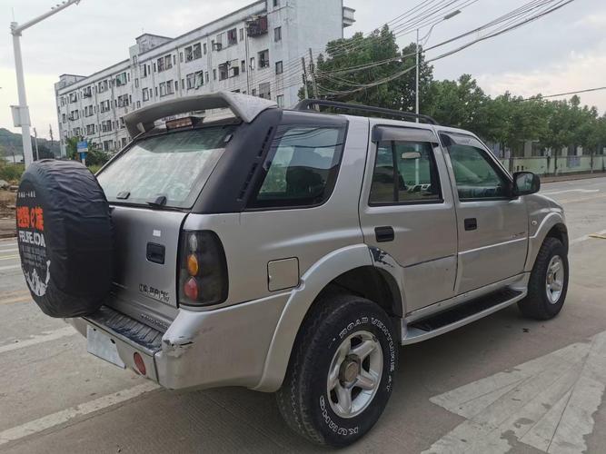 江铃陆风x6参数,江铃陆风x6的汽车图片