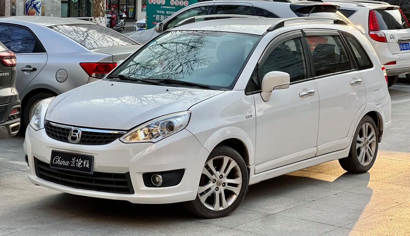 铃木利亚纳哪一年停产的/铃木利亚纳是国产车吗