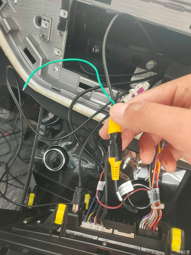 吉利博瑞倒车影像接线,吉利博瑞倒车影像接线方法