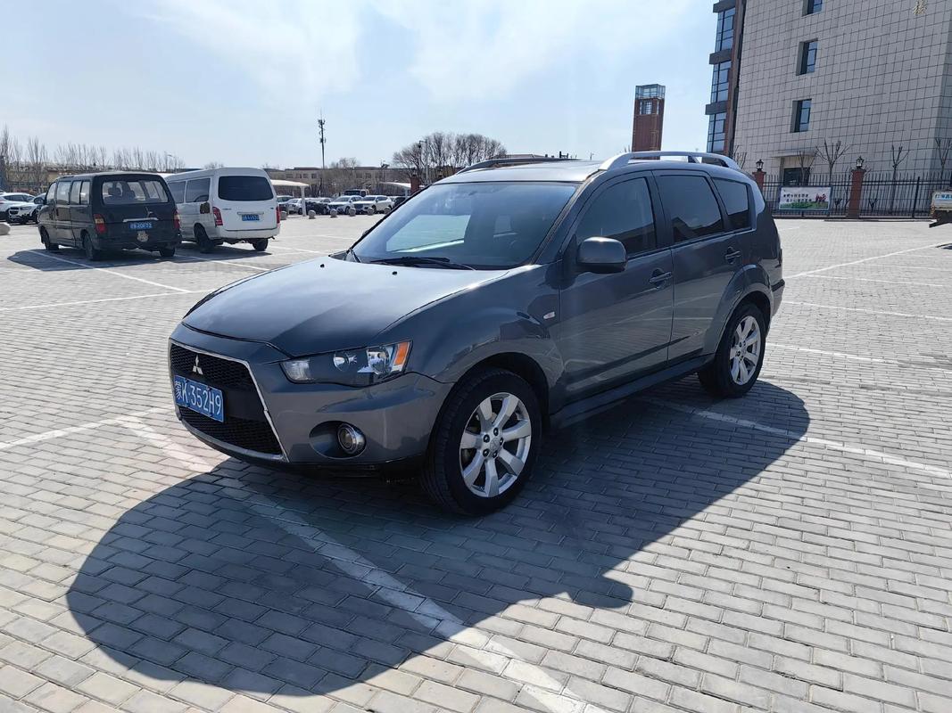 2010款三菱欧蓝德进口/三菱欧蓝德2010款进口高配