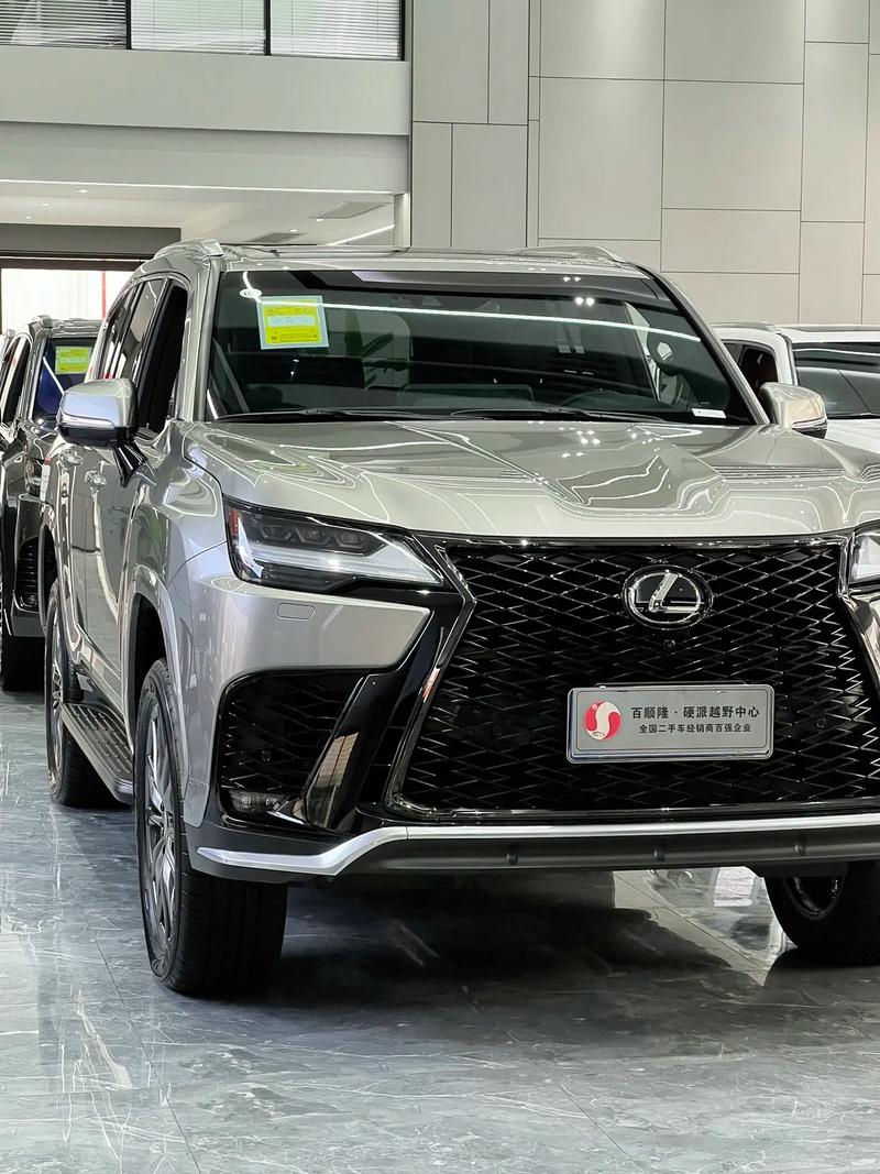 【雷克萨斯lm600,雷克萨斯LM600价格及图片】