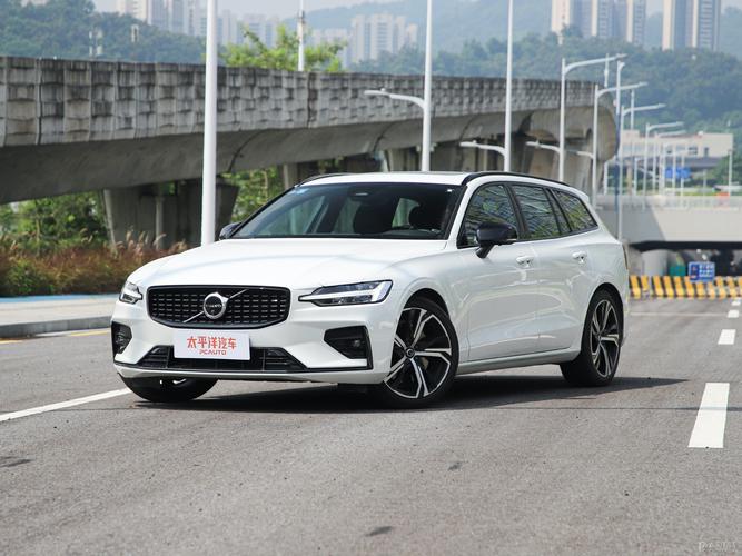 【沃尔沃轿车车型报价及图片,沃尔沃轿车的价格2021款图片】