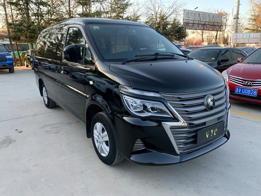 东风菱智m5加长版七座价格 东风菱智m5l加长版9座图片