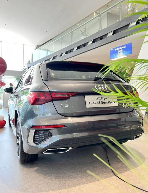 奥迪a3两厢多少钱 奥迪a3两厢和三厢的价格一样吗