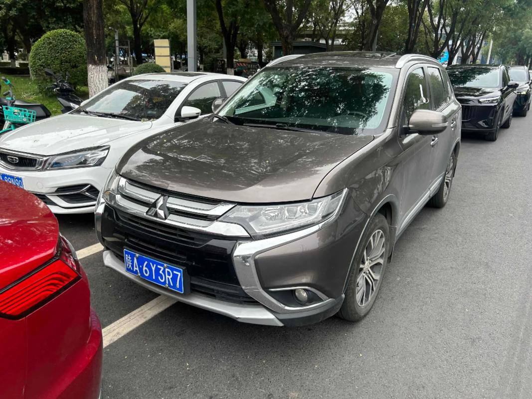 三菱欧蓝德多少钱(18年的三菱欧蓝德多少钱)