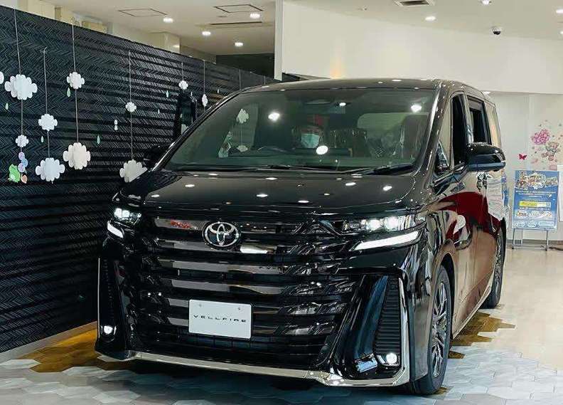 包含丰田皇冠mpv多少钱的词条