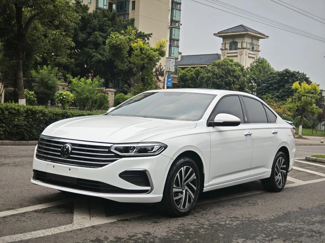 上海大众朗逸2023款价格/上海大众朗逸2025款落地价