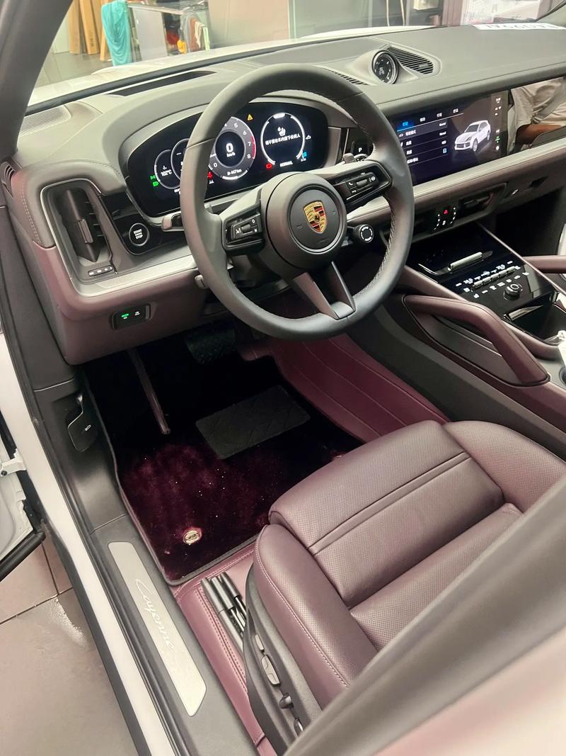 【保时捷卡宴最新款图片,保时捷卡宴报价及图片内饰】