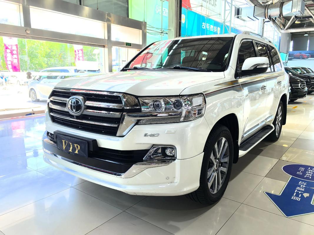 丰田suv酷路泽v8价格(丰田酷路泽v8现在报价多少钱一辆)