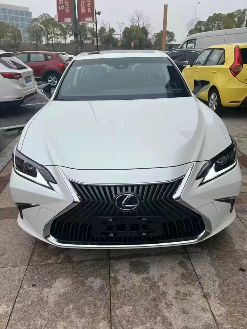 买雷克萨斯es300h值吗,雷克萨斯es300h值不值得买