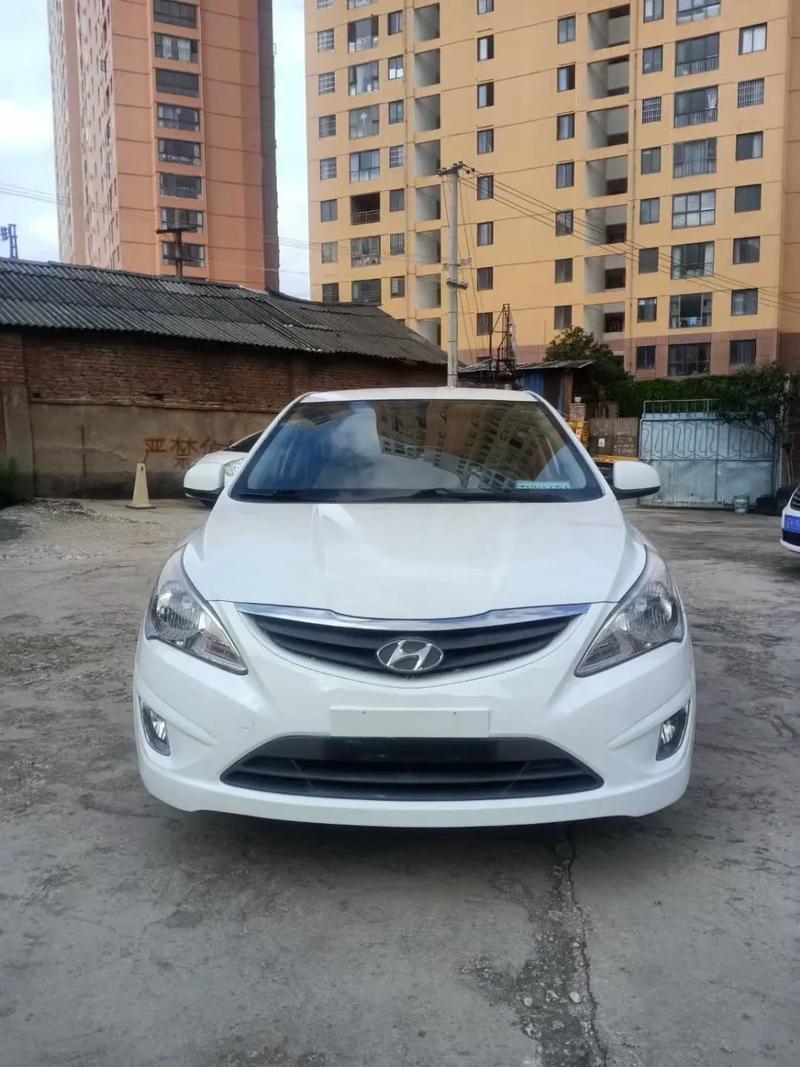 【北京现代瑞纳2012款,北京现代瑞纳2012款多少钱】