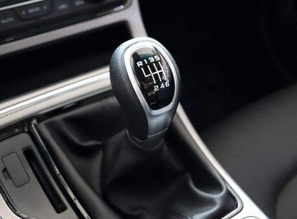 口碑最好6挡手动车型(手动挡最建议买5款车)